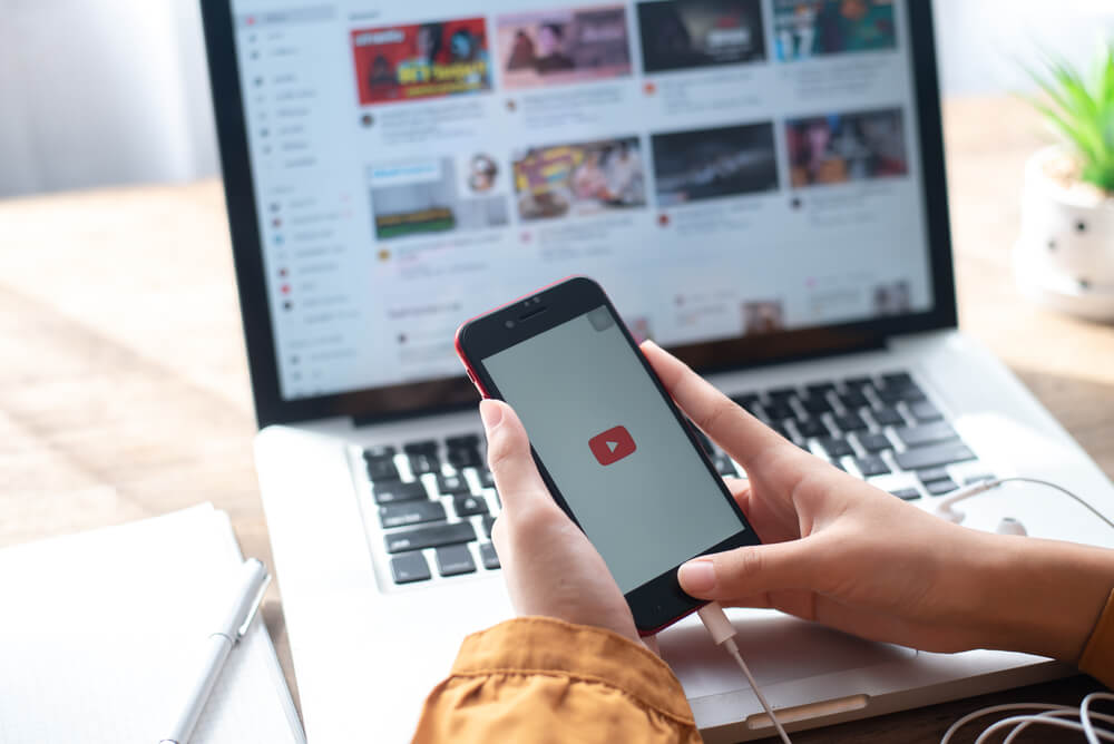 private vs unlisted youtube